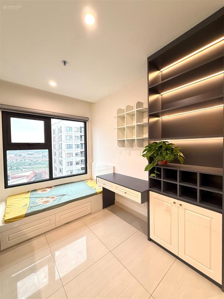 Căn góc 2pn + 1, 2wc, s107 tầng 25 giá chỉ 4,2 tỷ, 63m2, đầy đủ nội thất vinhomes oceanp ark 1