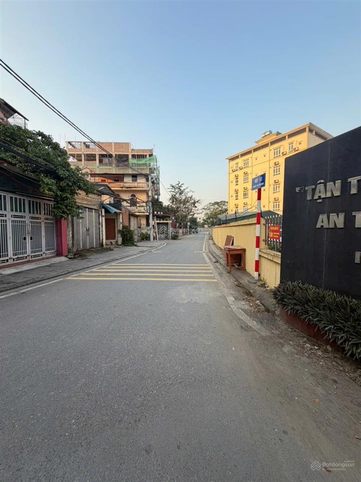 Bán đất tư đình cạnh cầu trần hưng đạo, ô tô tránh, 250m2, mặt tiền 8.5m, giá 50 tỷ.