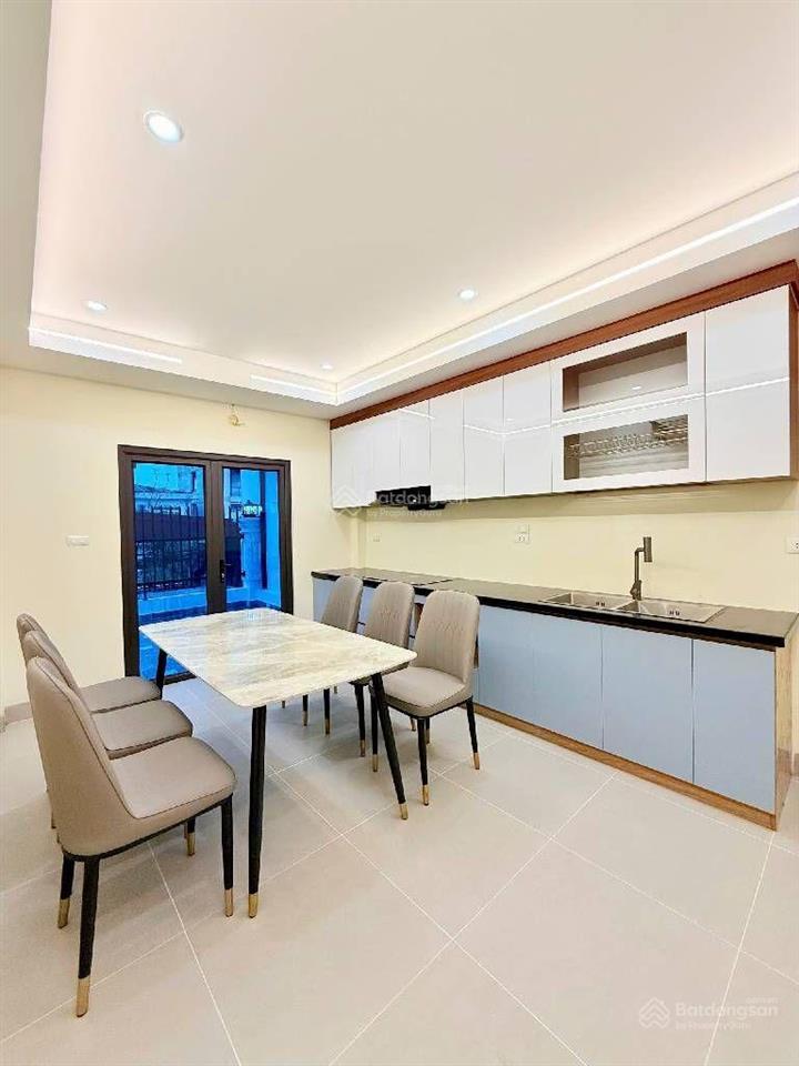 Bán nhà phân lô khu nguyễn văn huyên diện tích 40m2 x 6 tầng, thang máy, xây dựng 2025, giá 9.5 tỷ