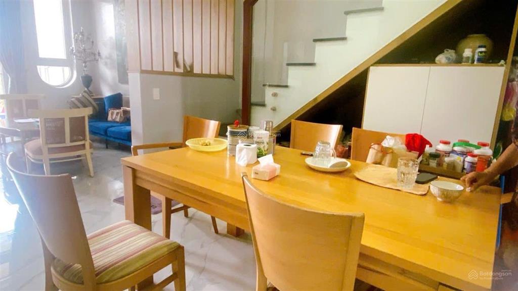 Bán nhà quận 9, nguyễn xiển, nhà đẹp, 1 trệt 2 lầu, 3pn, giá chỉ 6.6 tỷ