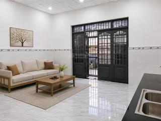 Nhà lã xuân oai, 70m2, 4.5 tỷ, nhà đẹp, 2pn, cạnh hẻm xe hơi