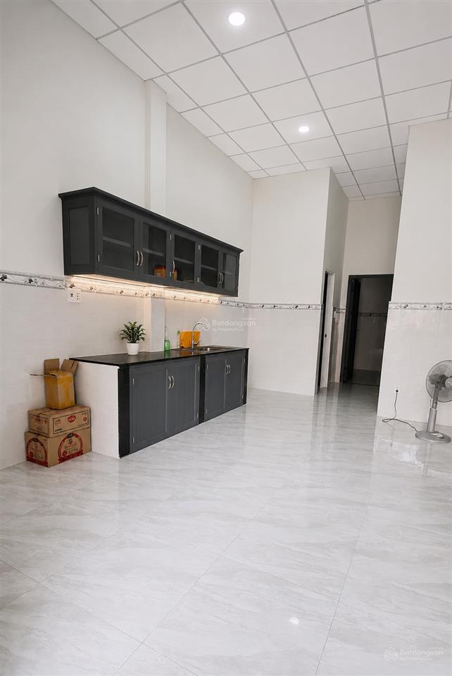 Nhà lã xuân oai, 70m2, 4.5 tỷ, nhà đẹp, 2pn, cạnh hẻm xe hơi