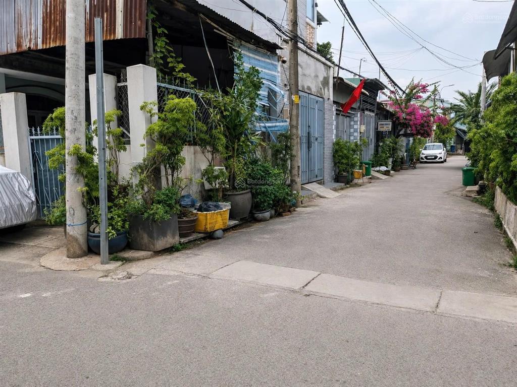 Chính chủ cần bán nhà gần xa lộ hà nội, 72m2 giảm giá chào còn 3.6tỷ,hẻm ô tô