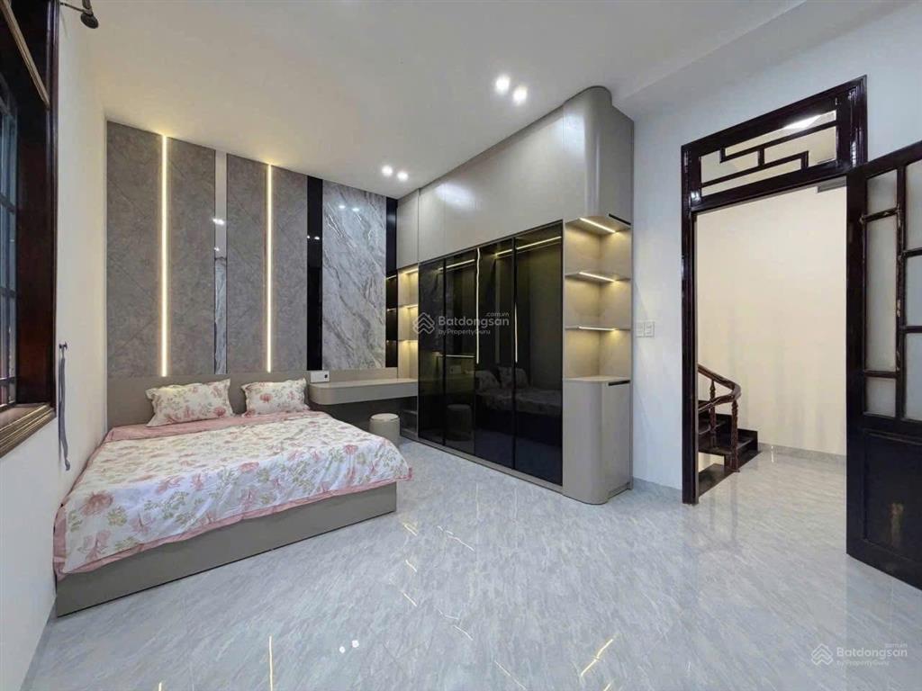 Nhà riêng bán tại lê văn việt, 6,4 tỷ, 75m2, 3pn, 2wc, giá cực chất