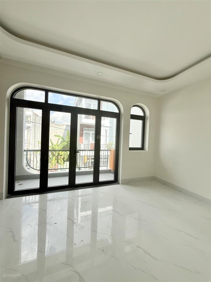 Chính chủ bán nhà mới 4pn, 6wc, giá siêu hời 5,95 tỷ, 68m2 tại nguyễn xiển, hẻm ôtô