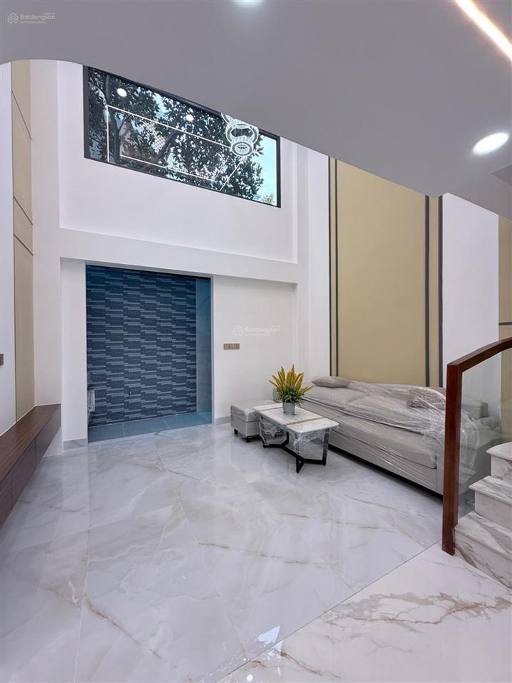 Nhà 5 tầng  50,4m  4pn  ô tô ngủ trong nhà  sát vinhomes grand park  chốt ngay 6 tỷ