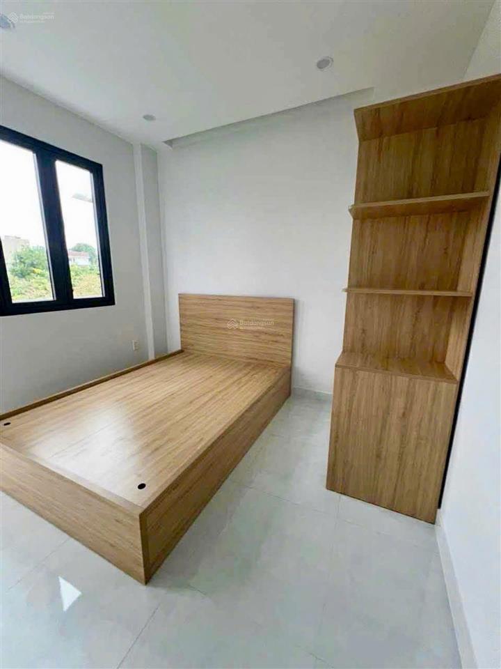 Nhà trung tâm man thiện 2,4 tỷ sổ hồng riêng, 1 trệt, 2 lầu, 2pn, 3wc, nội thất đầy đủ, ở ngay