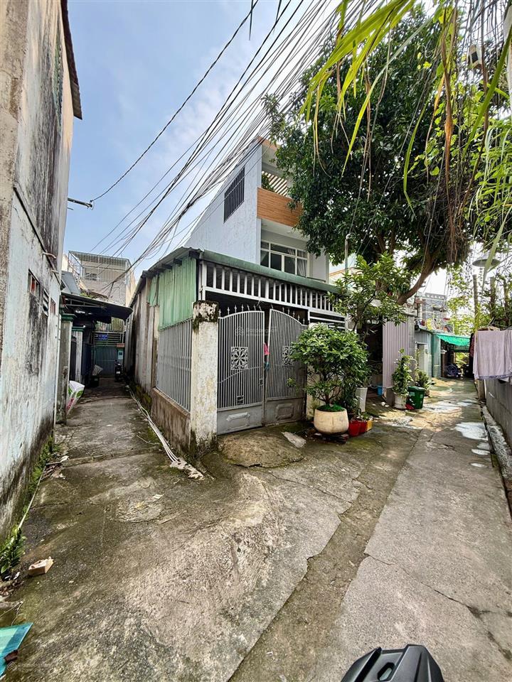 Nhà trung tâm man thiện 2,4 tỷ sổ hồng riêng, 1 trệt, 2 lầu, 2pn, 3wc, nội thất đầy đủ, ở ngay