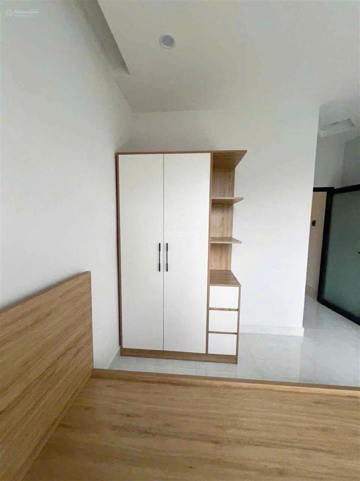 Nhà trung tâm man thiện 2,4 tỷ sổ hồng riêng, 1 trệt, 2 lầu, 2pn, 3wc, nội thất đầy đủ, ở ngay