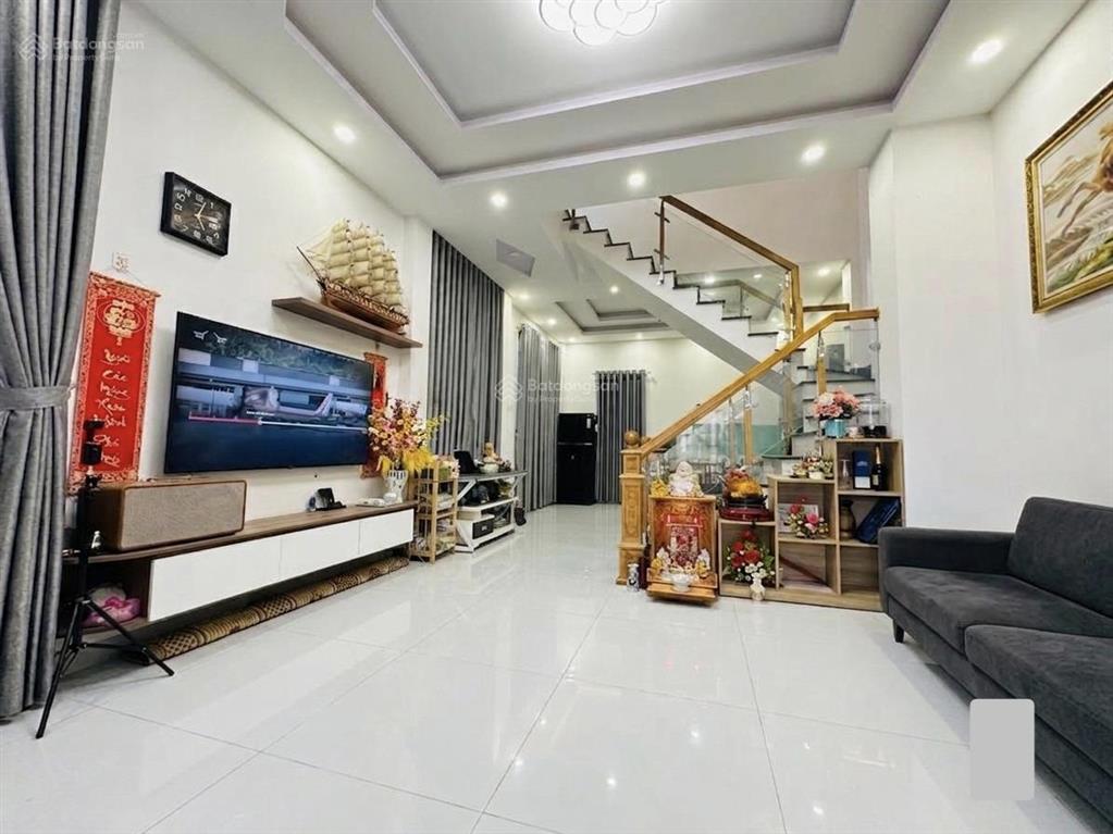 Chốt ngay 5 tỷ, căn góc khu nguyễn văn tăng, 90m2, đường 8m, vừa ở vừa làm văn phòng.