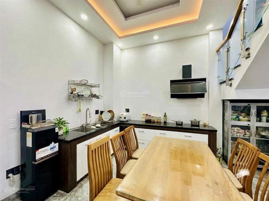 Chốt ngay 5 tỷ, căn góc khu nguyễn văn tăng, 90m2, đường 8m, vừa ở vừa làm văn phòng.