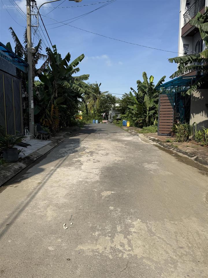 Nhà 3 tầng nguyễn xiển kế vinhomes, dt 124m2, đường ô tô, giá nhỉnh 4 tỷ