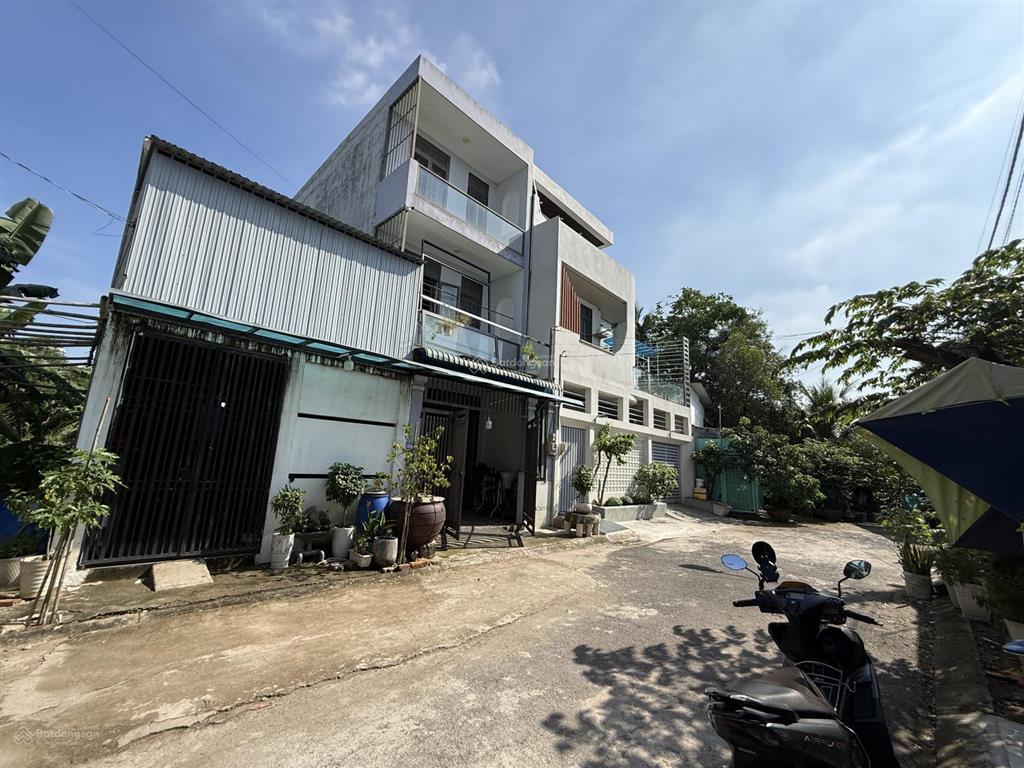 Nhà 3 tầng nguyễn xiển kế vinhomes, dt 124m2, đường ô tô, giá nhỉnh 4 tỷ