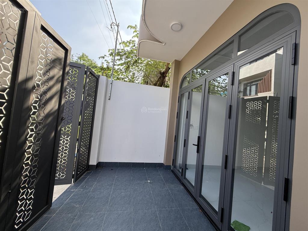 Nhà 3 tầng nguyễn xiển kế vinhomes, dt 124m2, đường ô tô, giá nhỉnh 4 tỷ