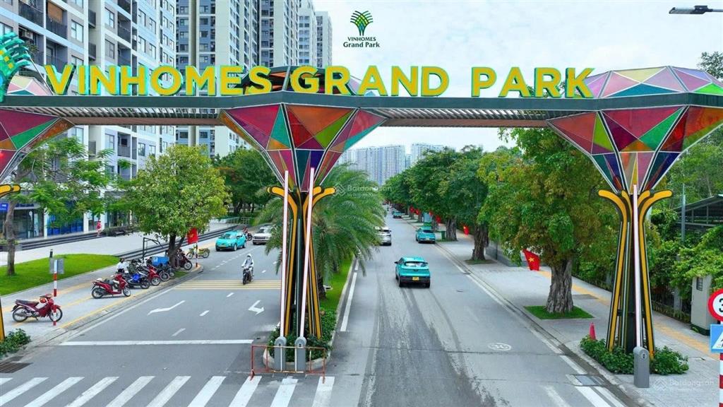 Nhà 3 tầng nguyễn xiển kế vinhomes, dt 124m2, đường ô tô, giá nhỉnh 4 tỷ