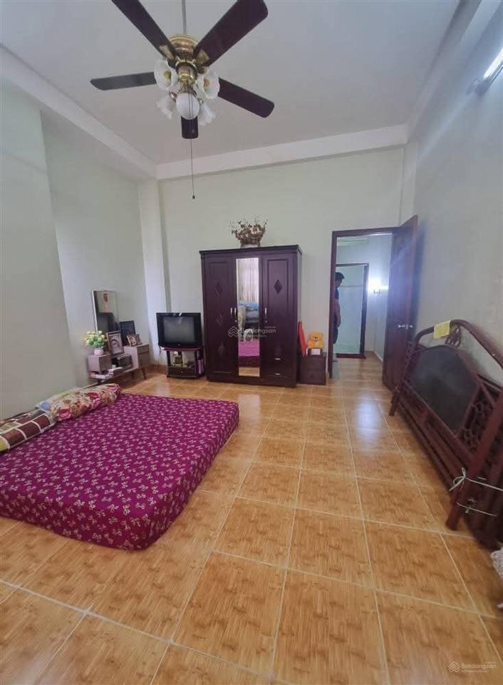 Mặt tiền đường chợ cây sộp đông hưng thuận chính chủ cần bán gấp. gần trường học cấp 1,2,3