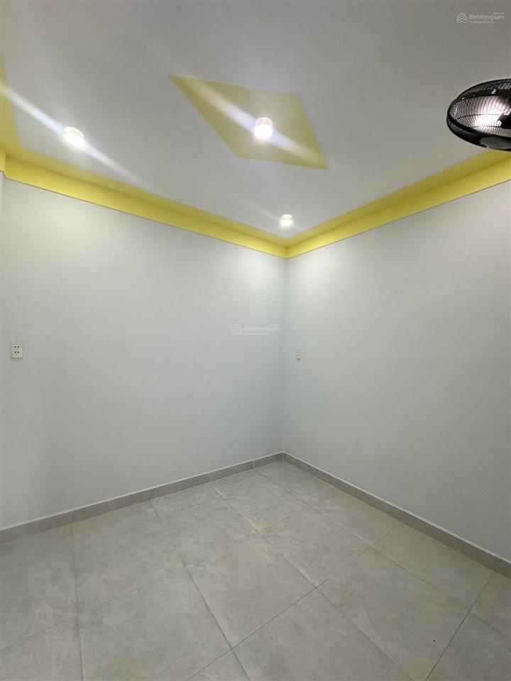 Nhà 52m2 chỉ 2xt gần chơ thới tư