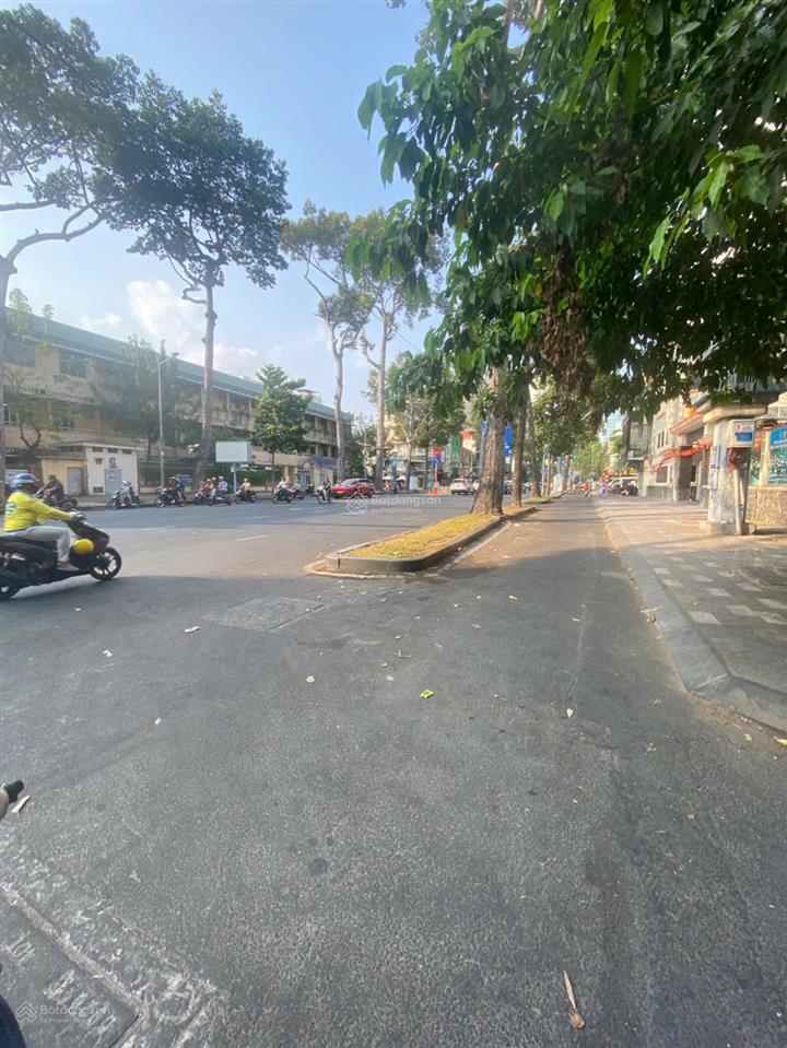 Bán nhà trung tâm quận 1 hiếm nở hậu tài lộc chỉ 3 phút ra chợ bến thành vị trí vàng