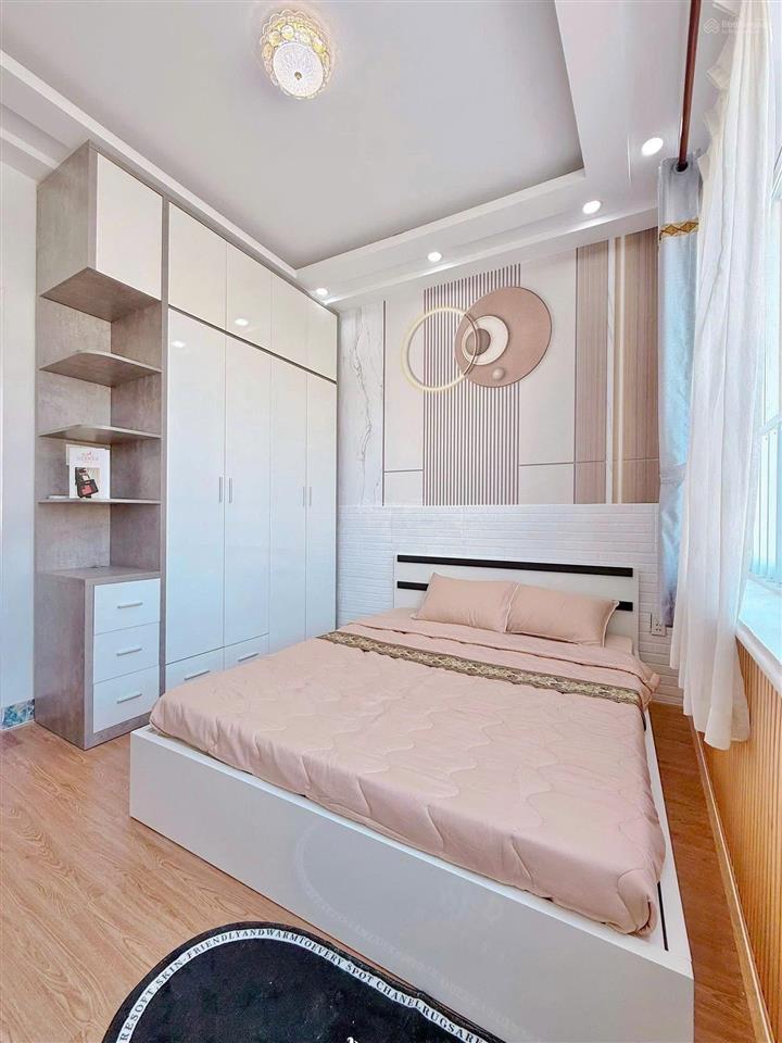 Ban nha phan van tri 5 phong ngủ dt35m 4 tầng gia6 ty hơn nha mới đẹp chi don vào o