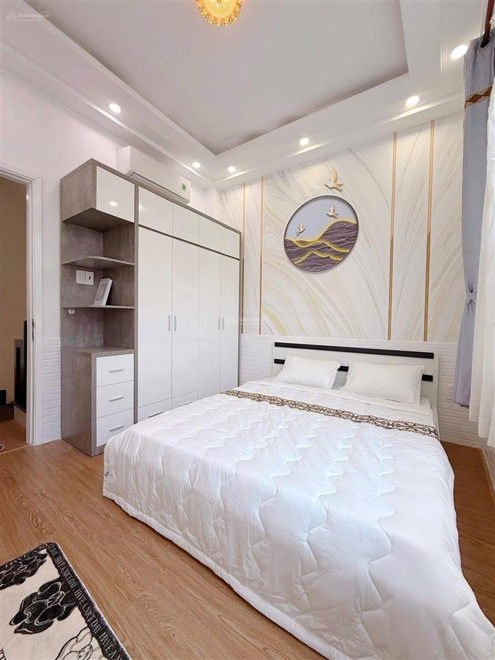 Ban nha phan van tri 5 phong ngủ dt35m 4 tầng gia6 ty hơn nha mới đẹp chi don vào o
