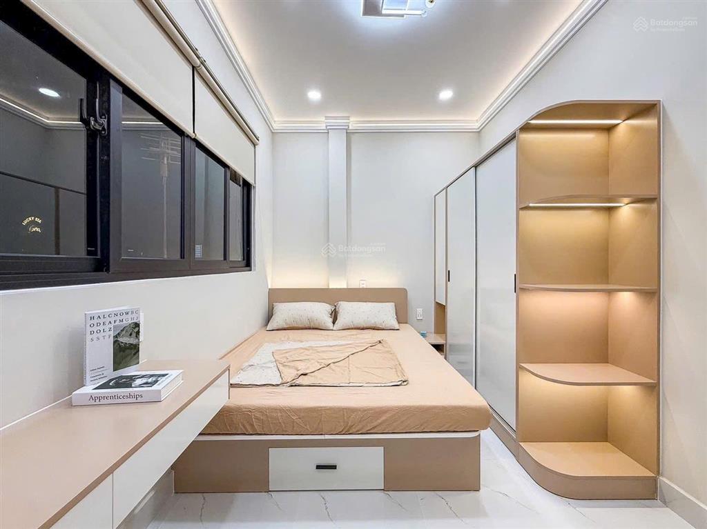 Lên sóng nhà mới 3tầng phan văn trị p11 qbt (nay là p.bình lợi trung) diện tích 5 * 4m sổ v
