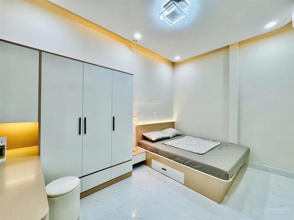 Lên sóng nhà mới 3tầng phan văn trị p11 qbt (nay là p.bình lợi trung) diện tích 5 * 4m sổ v