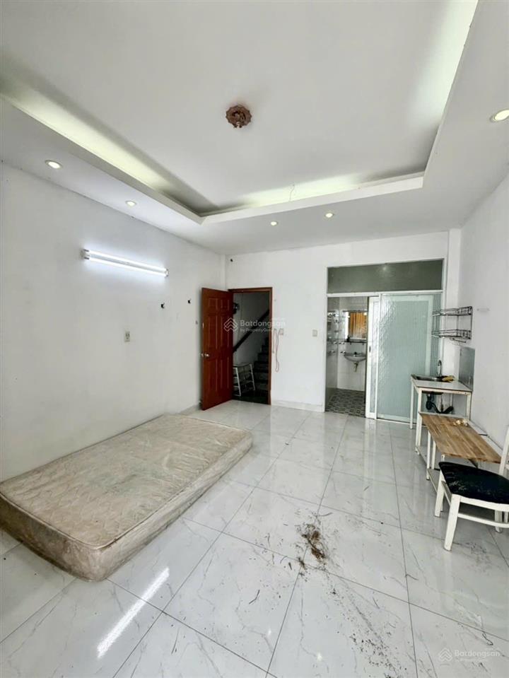 Hàng hiếm , nhà mặt tiền thụt đường nguyễn thượng hiền , p5 q. bình thạnh siêu phẫm dòng