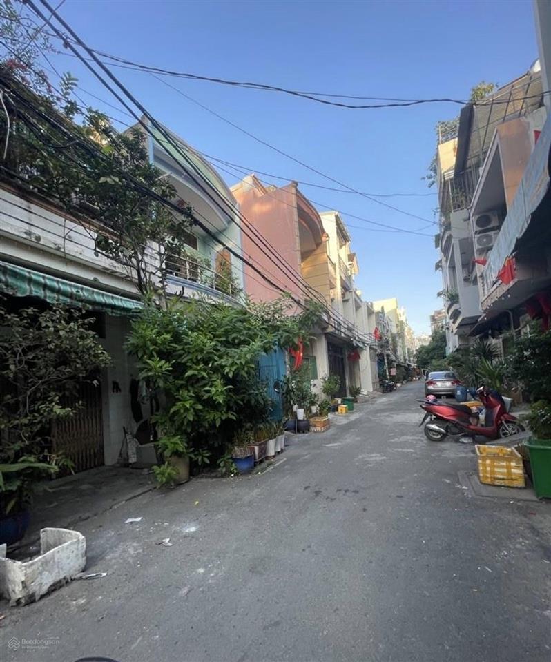 Ngay hoa bình, gần ngã 4 bốn xã, đường 7m thông  nhà chính chủ  2 tầng, 4x14m  giá 6.15 tỷ tl