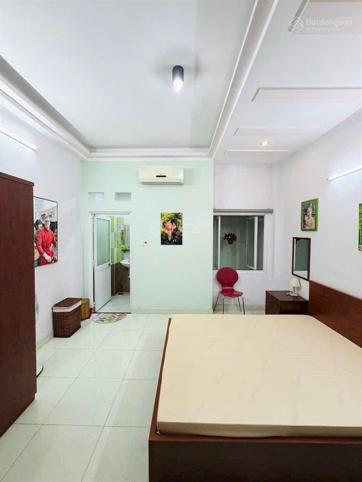 Giảm 2 tỷ do chủ nhà cần tiền đáo hạn ngân hàng,gần emart 2, p12, gò vấp.4x17(68m)giá 8 tỷ