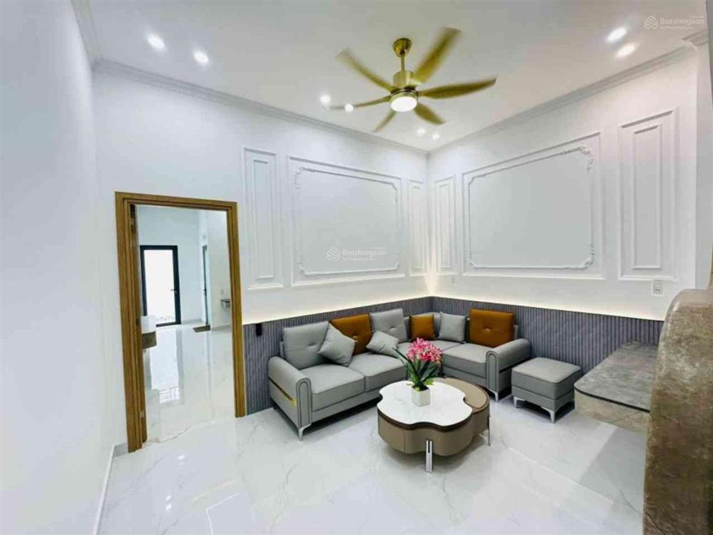 Nhà mới 100% phan huy ích có phòng ngủ dưới trệt cho người lớn tuổi hxh.dt 4,2x22(94,2m)giá 9.3 tỷ