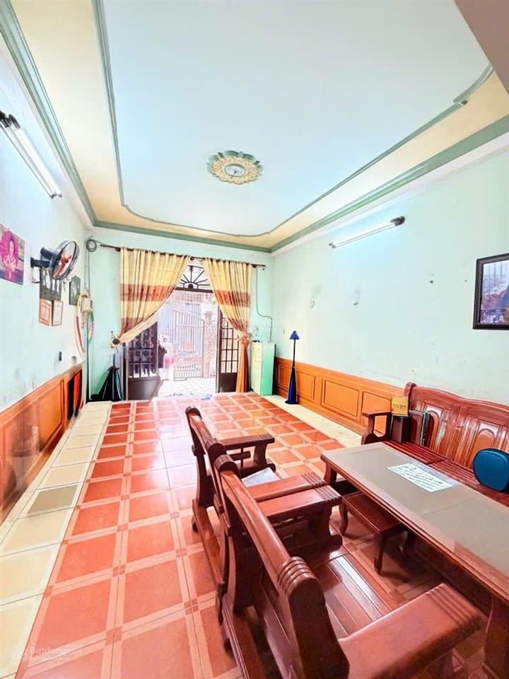 Nhà 3 tầng đúc, 4 pn, gần trường chinh,phan huy ích, sân bay nhà gat3. dt4.4x16(70m ) giá 6.4 tỷ