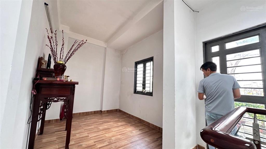 Bán gấp giảm 500 triệu giá 7.3 ty4 tầng7.7mx10mdtsxd 170mphan huy íchpham văn bạchtân bình.