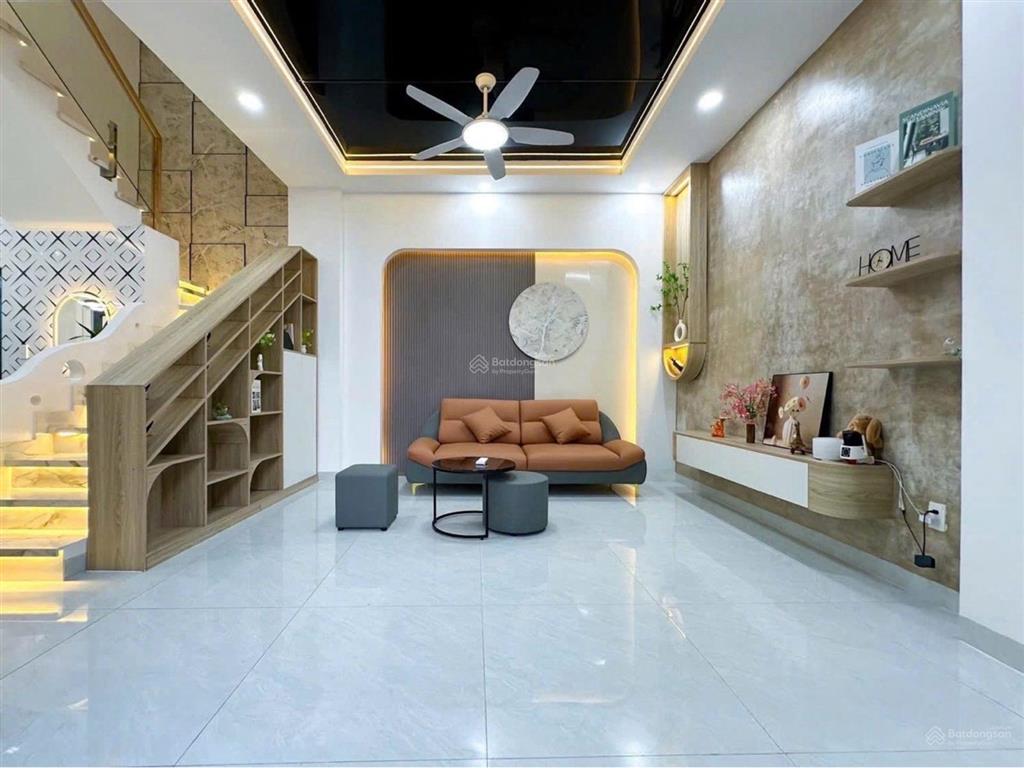 3 tầng mới9.4m x 6m 6.2 tỷ bùi quang làphan huy íchquang trunggò vấp.