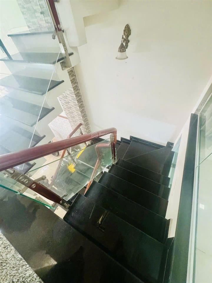 Hẻm xe tải 8m gần chung cư phúc yên phan huy ích phạm văn bạch  5 tầng 72m 5pn 5wc 8.3 ty.