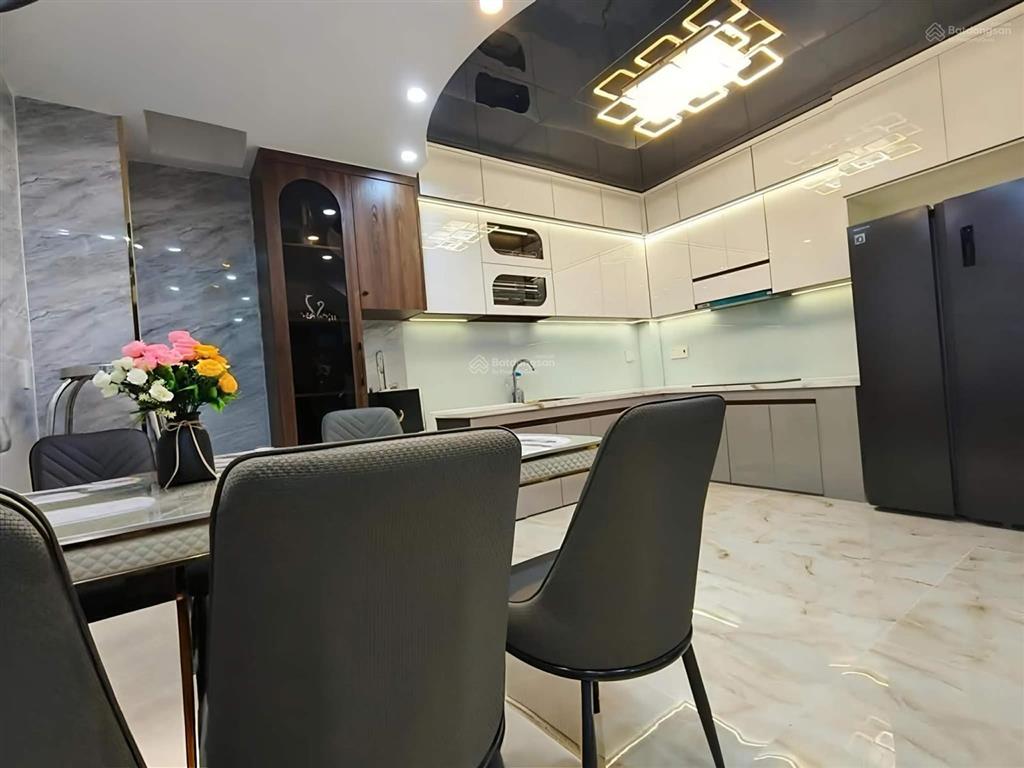 Hẻm xe hơi  3 tầng mới btct  full nội thất  5m x 10m  phan huy ích  p.15  tân bình  7.6 tỷ.