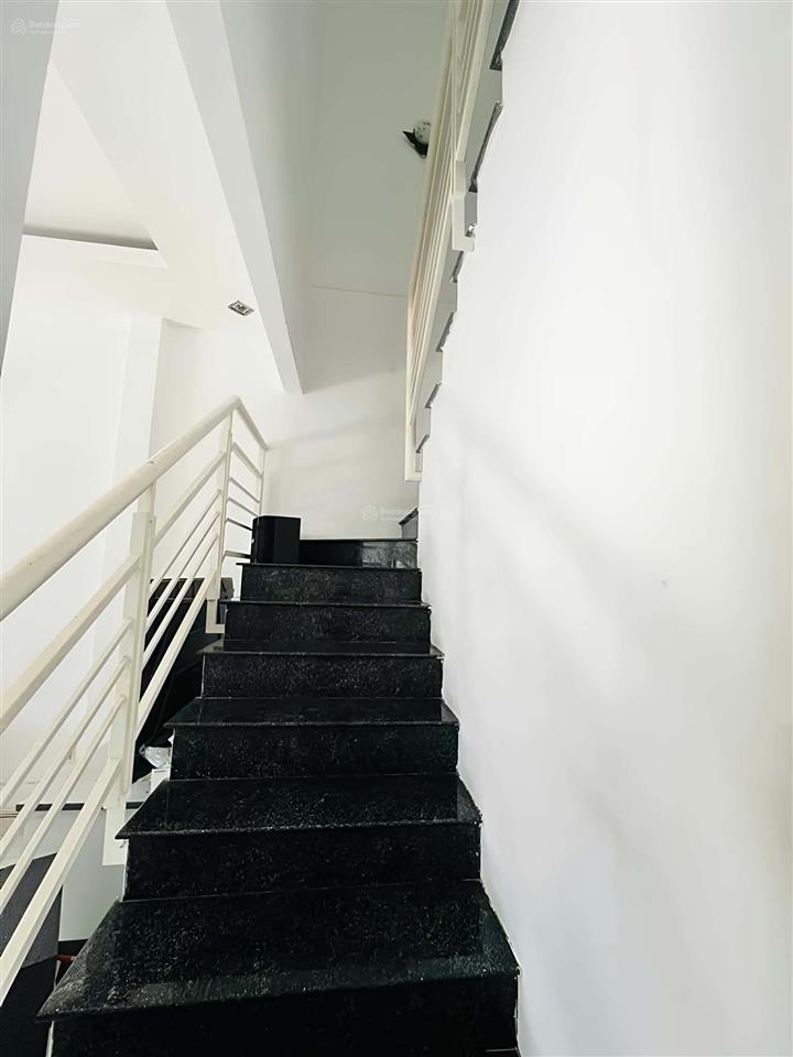 Hẻm 8m thôngphan huy íchgần chợ kinh doanhspanail4m x 14mkhu phân lôp 15tân bình5.6 ty.