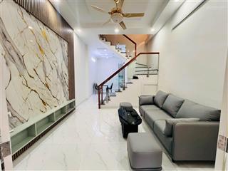 Nhà mới  vị trí trung tâm nguyễn cửu vân sát quận 1