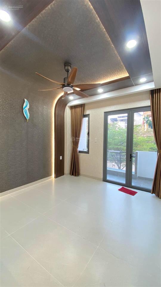 Thông số vàng, không quy hoạch. không lộ giới  vỉa hè 5m  chủ đang nhiệt ( 0909 716 ***)