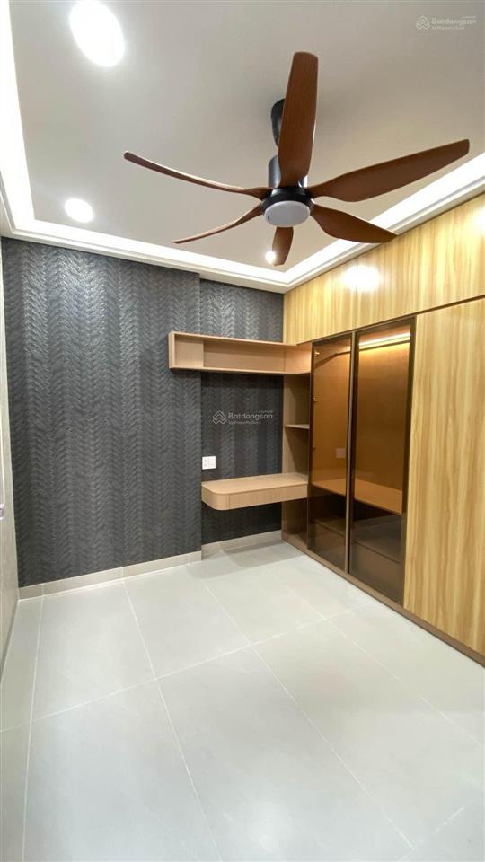 Thông số vàng, không quy hoạch. không lộ giới  vỉa hè 5m  chủ đang nhiệt ( 0909 716 ***)