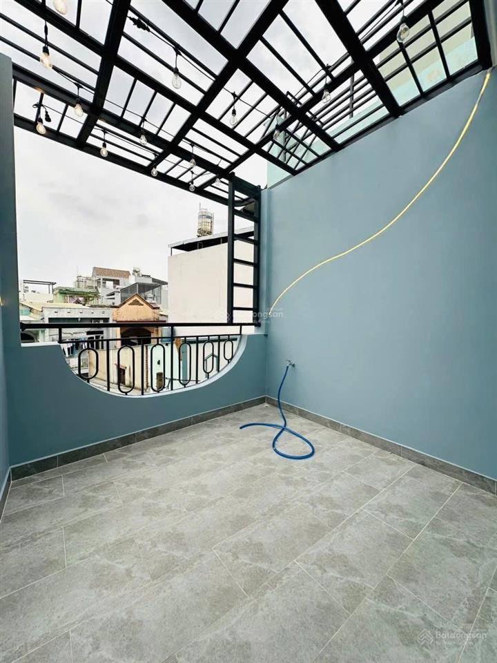 Nhà đẹp phạm văn chiêu gò vấp  nhỉnh 5 tỷ  hxh tới nhà  3 tầng 4pn  sát mặt tiền