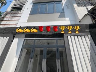 Gò vấp  nhỉnh 5 tỷ  ô tô đỗ cửa  3 tầng  ngay lotte mart  vào ở ngay