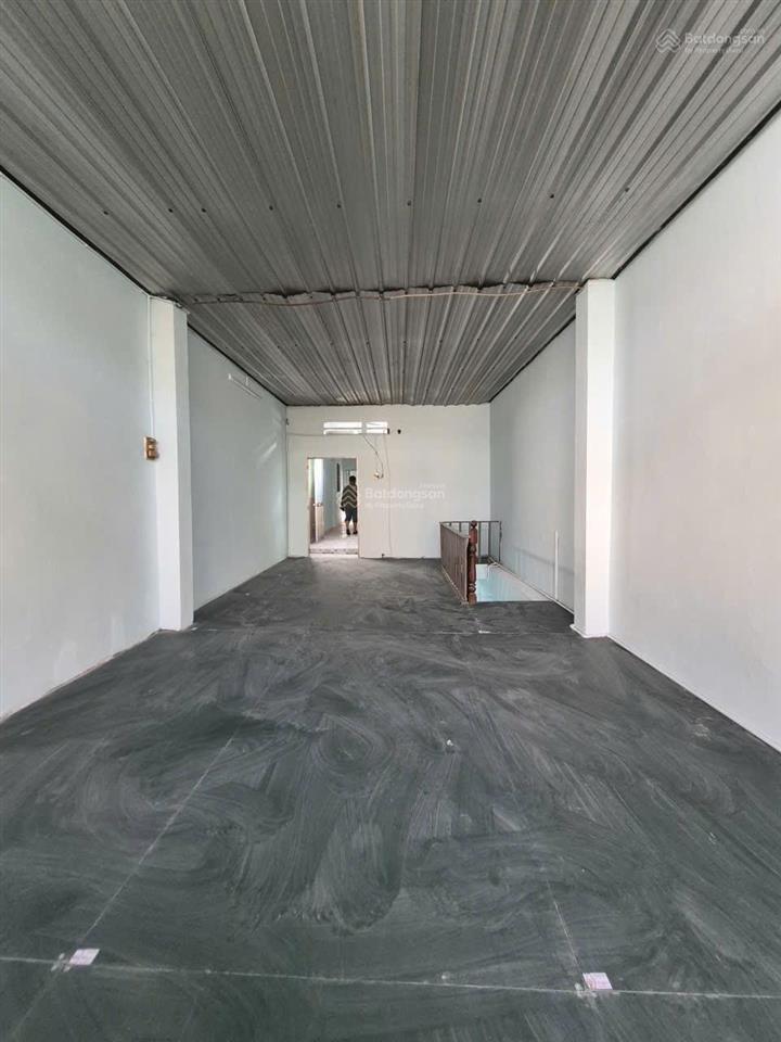 Bán đất tặng nhà gò vấp  nhỉnh 6 tỷ  80m2  hxh ô tô đỗ cửa  xây chdv hoặc nhà ở