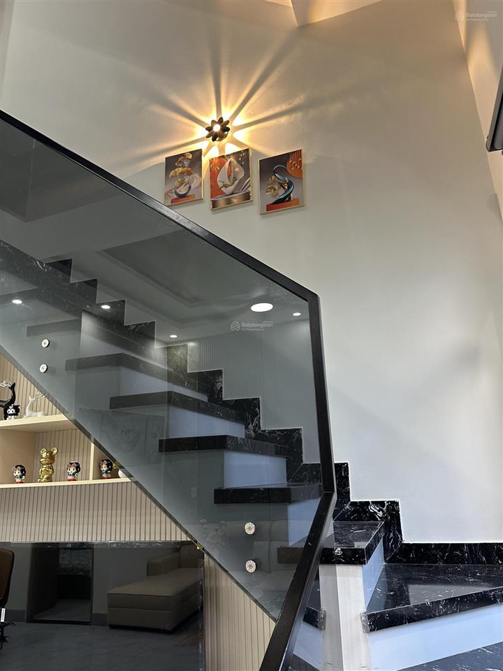 Chào bán căn nhà villa mini kiệt ô tô đậu đỗ trước nhà