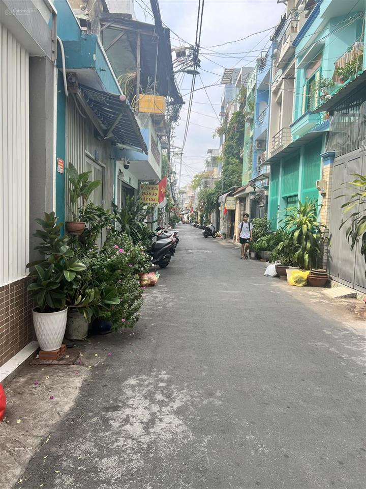 Nhà vip tân bình  4 tầng xe hơi ngủ trong nhà