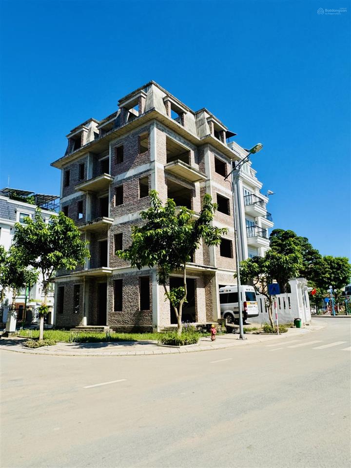 Không nên bỏ qua căn này nếu anh chị đầu tư, mua ở kđt lideco, dt 222m2, mt 12m, giá chỉ 24,x tỷ