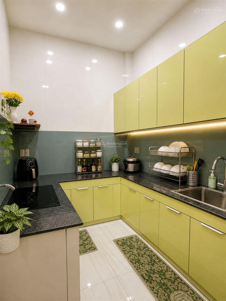 Gấp bán  q6  nhà 4 tầng  dt 105m2  sát mặttiền  giáp q11  9 hơn
