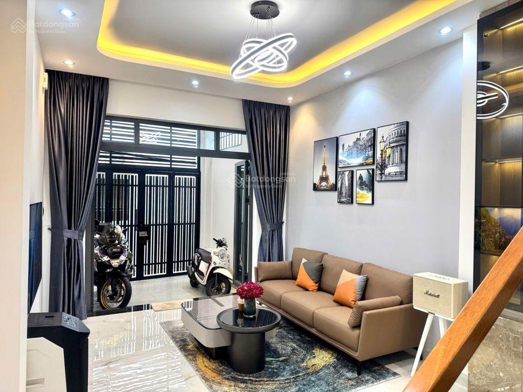 Nhà đẹp  vào ở ngay  ngang hơn 5m  3 tầng  67m2  6 tỷ xíu