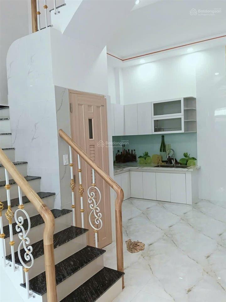 Bán nhà  dt 44m2  3 tầng mới đẹp  hẻm 6m  gần vòng lê đại hành  nhỉnh 8 tỷ