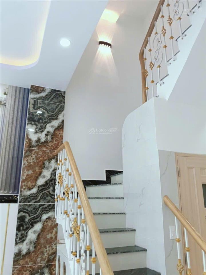 Bán nhà  dt 44m2  3 tầng mới đẹp  hẻm 6m  gần vòng lê đại hành  nhỉnh 8 tỷ