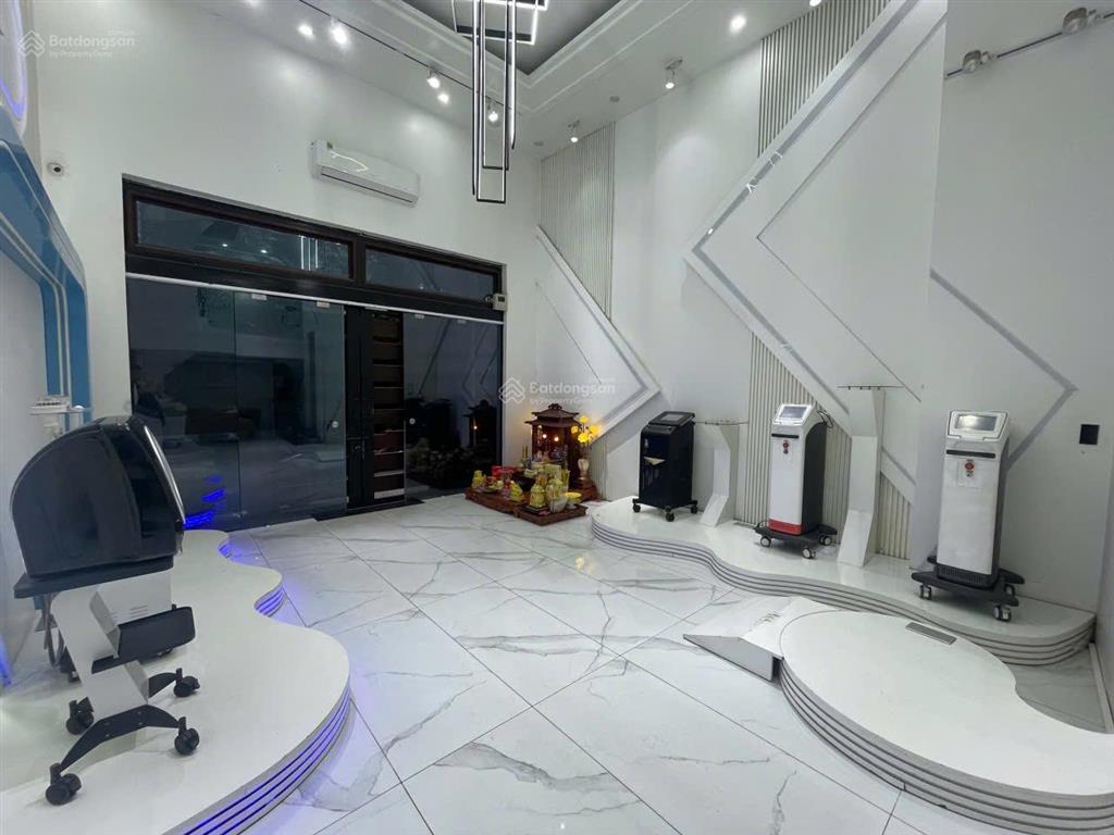 Bán gấp tòa văn phòng đình thôn dòng tiền 80tr/tháng 76,2m2 7tầng thang máy mt5.7m 34tỷ nam từ liêm